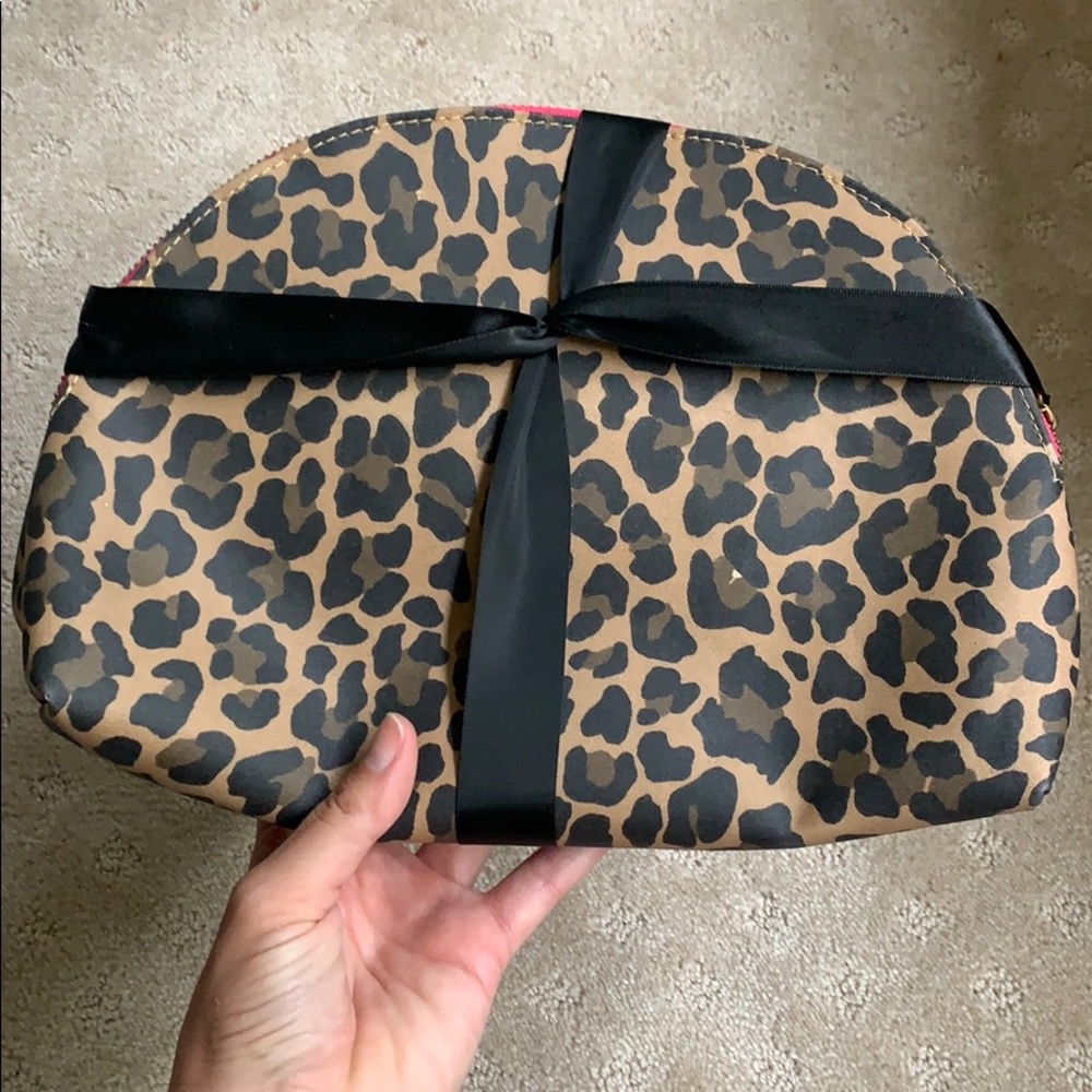 Toiletries Bag - Picture 3 of 3